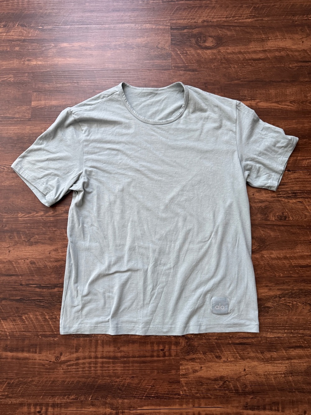 ALO Yoga Essential Short Sleeve Street Athletic Tee